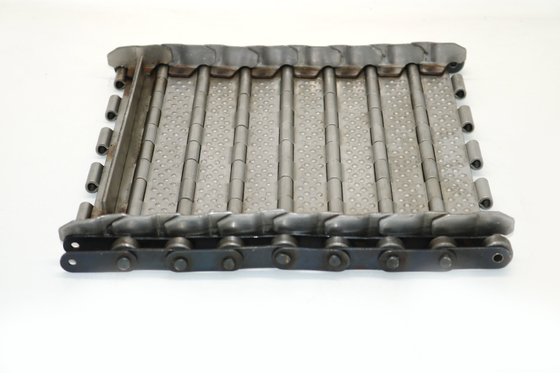 Chaîne de lamelle de Mesh Conveyor Belt solides solubles de fil de rouleau conduit avec l'attachement