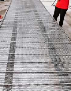 La catégorie comestible adaptée aux besoins du client 304 solides solubles câblent le lien de Mesh Conveyor Belt Metal Chain