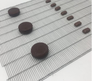 Maillon de chaîne plat Oven Conveyor Belt Iron Mesh pour l'industrie de transformation alimentaire