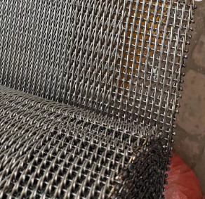 La catégorie comestible Diamond Mesh Steel Mesh couvre la bande de conveyeur pour le four